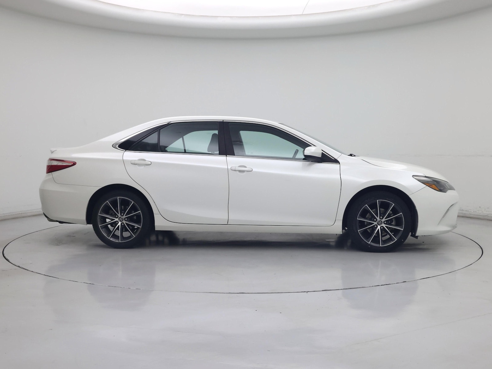 2015 Toyota Camry XSE - Photo 8