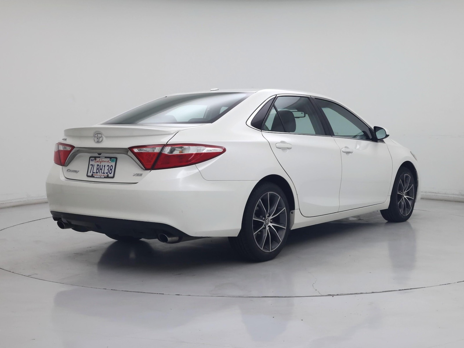 2015 Toyota Camry XSE - Photo 9