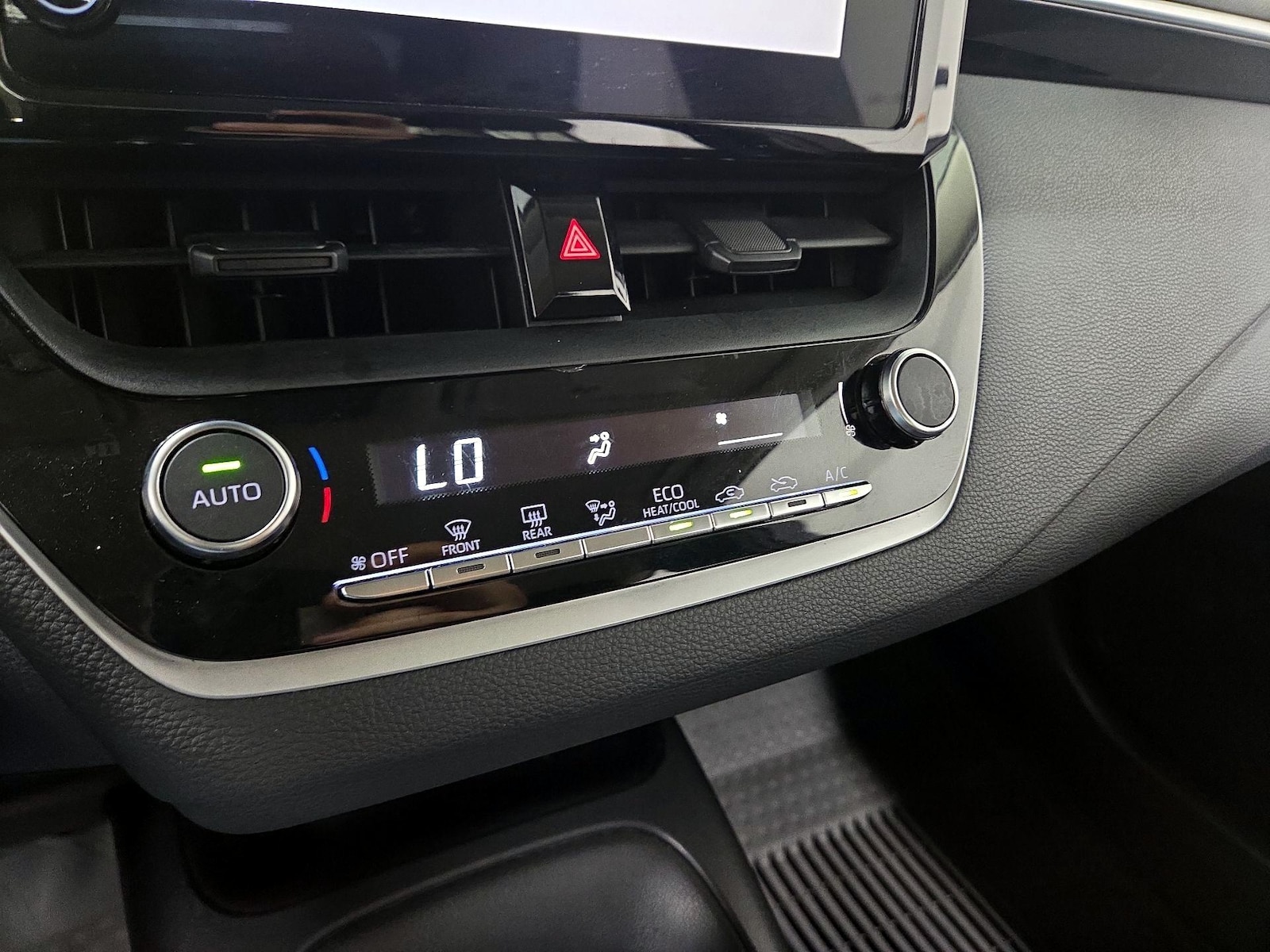 2023 Toyota Corolla LE - Photo 15