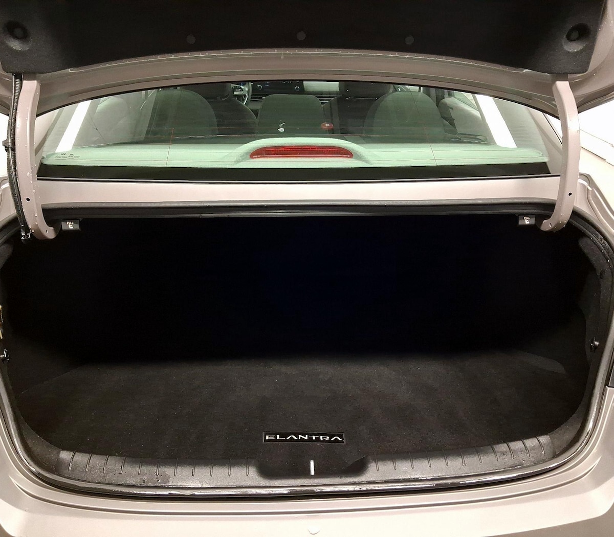 Trunk/Cargo (Seats Up)