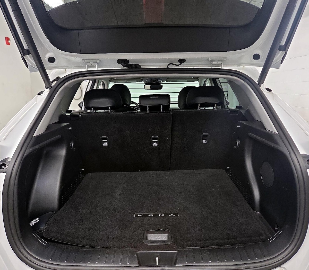 Trunk/Cargo (Seats Up)