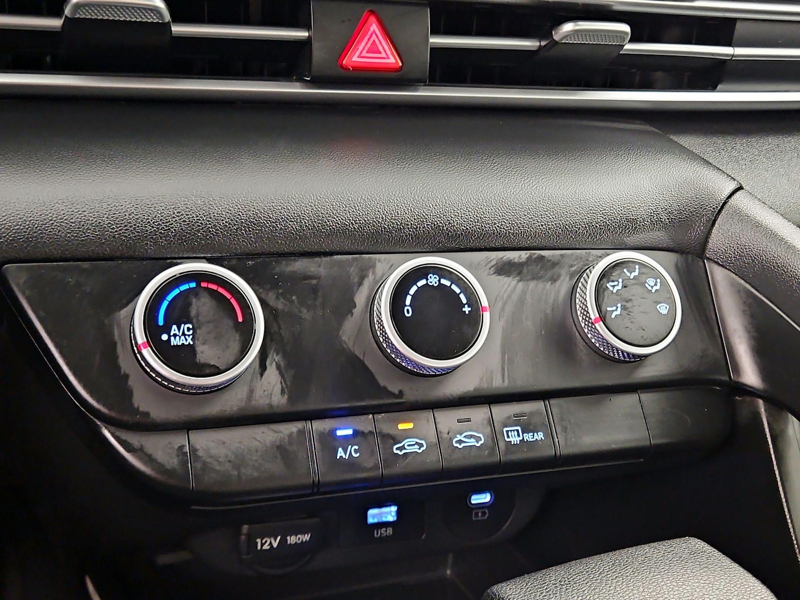 2026 Hyundai Elantra SE - Photo 16