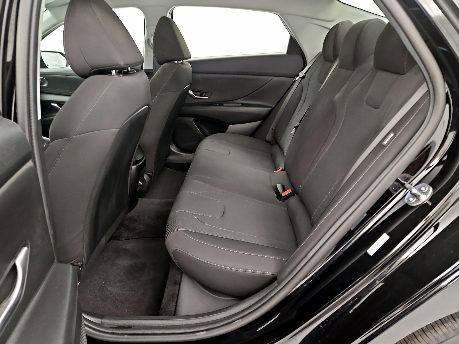 2026 Hyundai Elantra SE - Photo 18