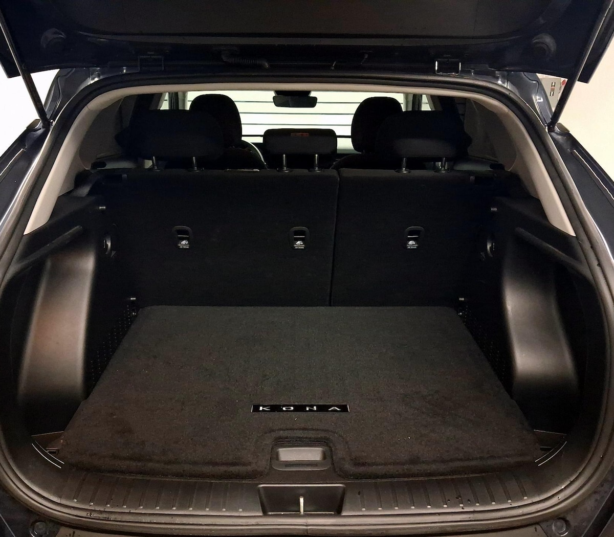 Trunk/Cargo (Seats Up)