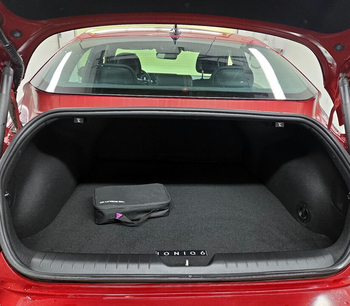 Trunk/Cargo (Seats Up)