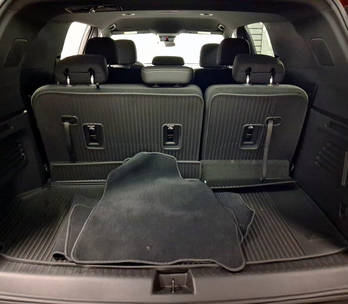 Trunk/Cargo (Seats Up)