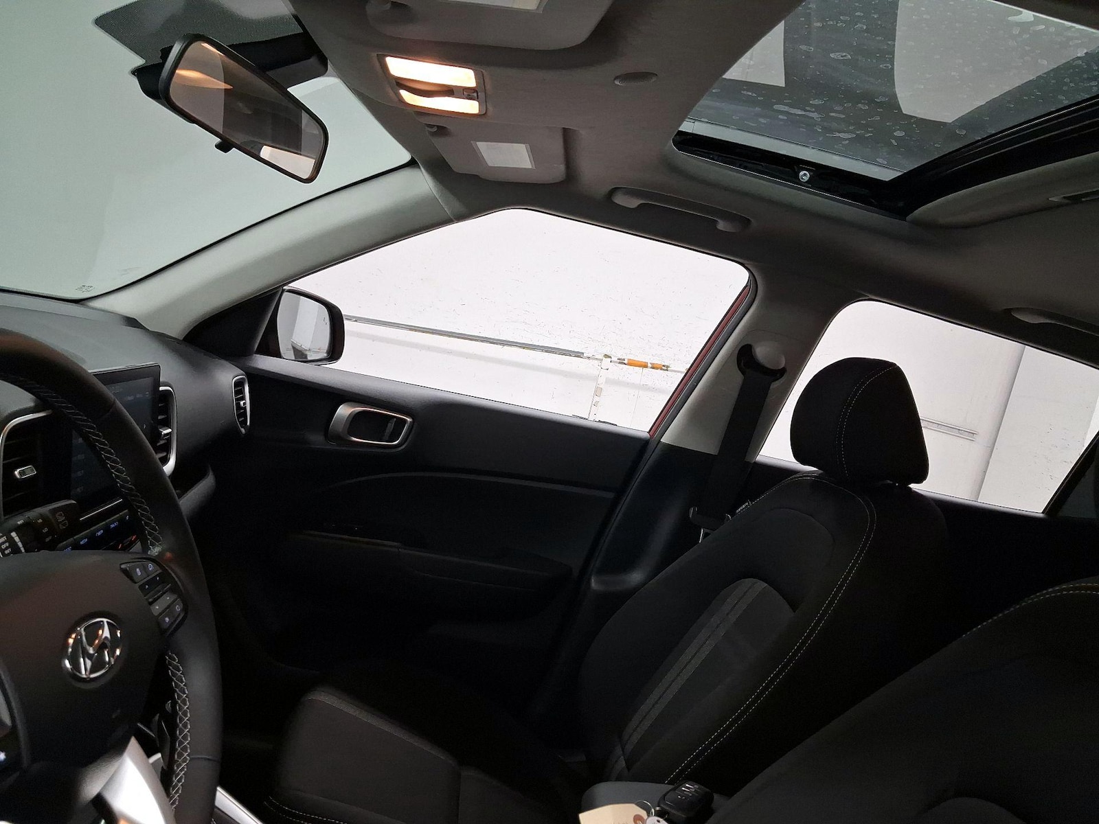 Sunroof(s) & Overhead Airbags