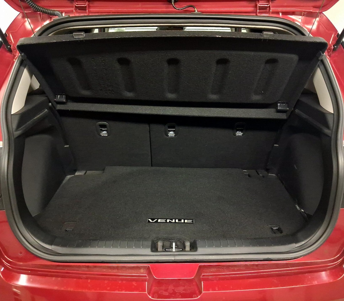 Trunk/Cargo (Seats Up)