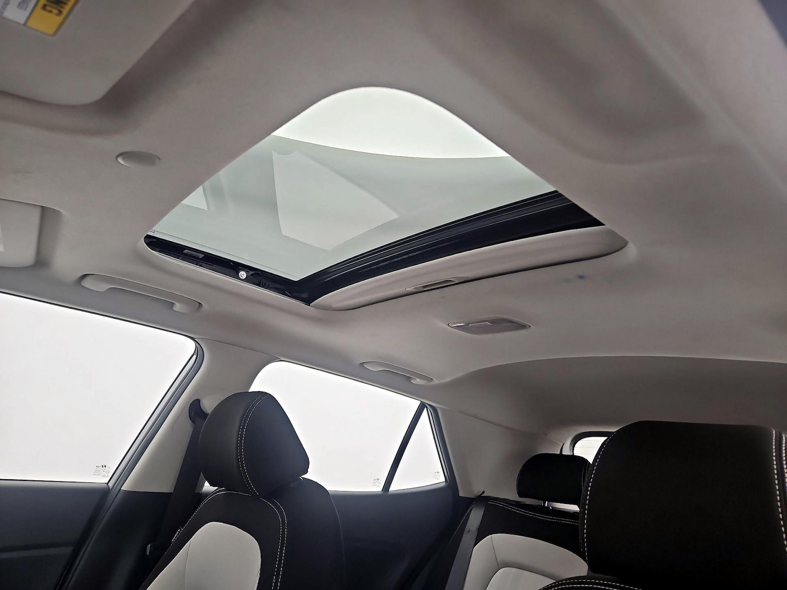 Sunroof(s) & Overhead Airbags