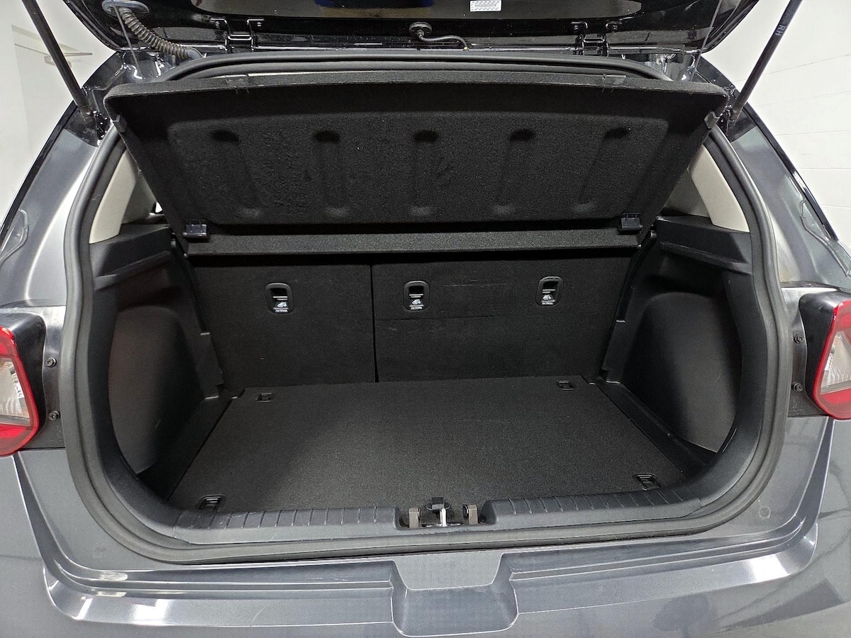 Trunk/Cargo (Seats Up)