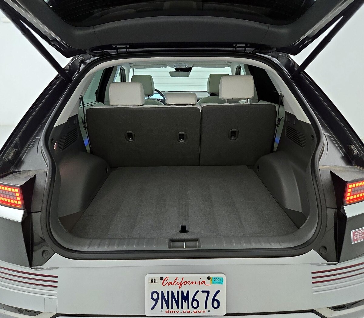 Trunk/Cargo (Seats Up)