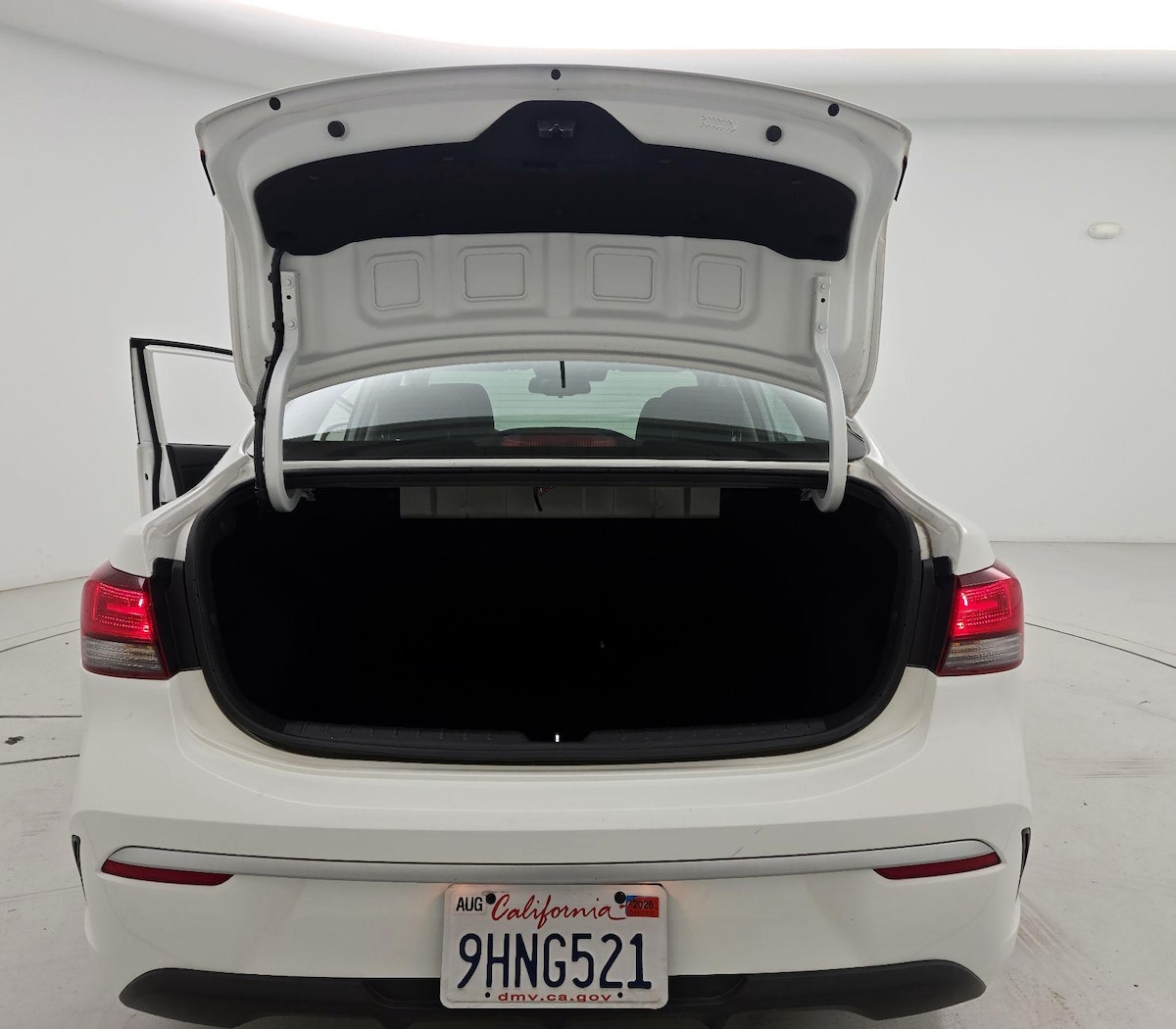 Trunk/Cargo (Seats Up)