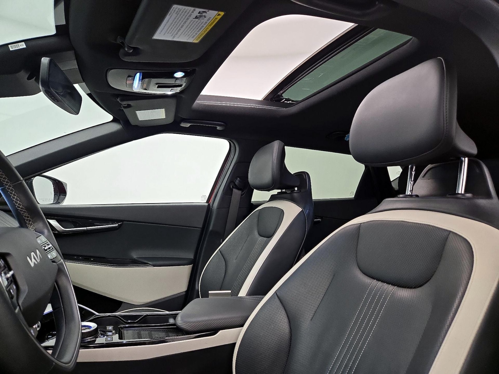 Sunroof(s) & Overhead Airbags