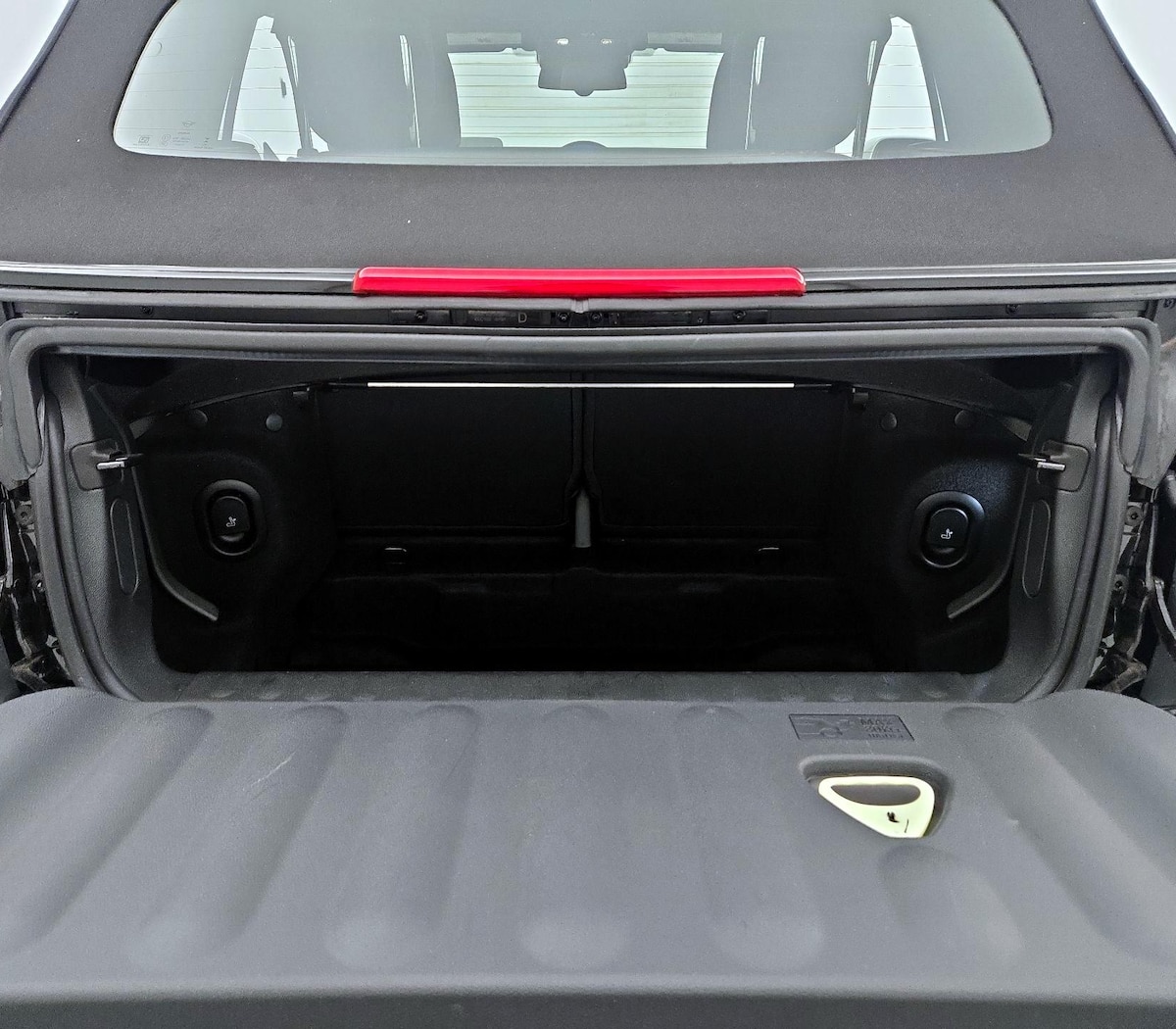 Trunk/Cargo (Seats Up)