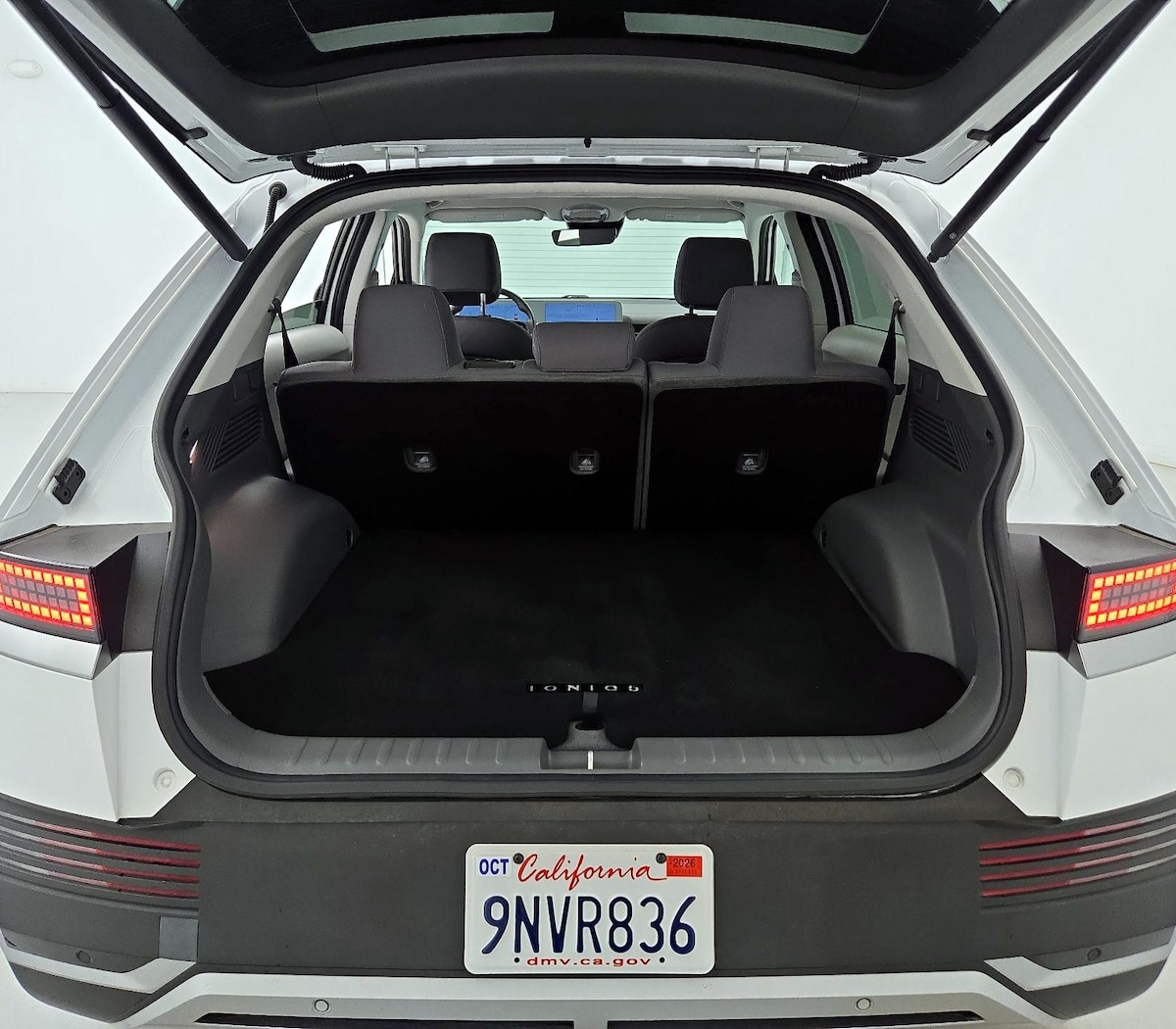 Trunk/Cargo (Seats Up)