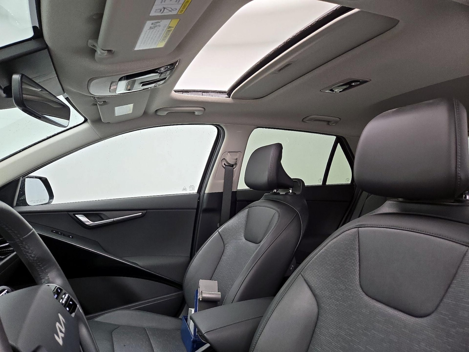 Sunroof(s) & Overhead Airbags