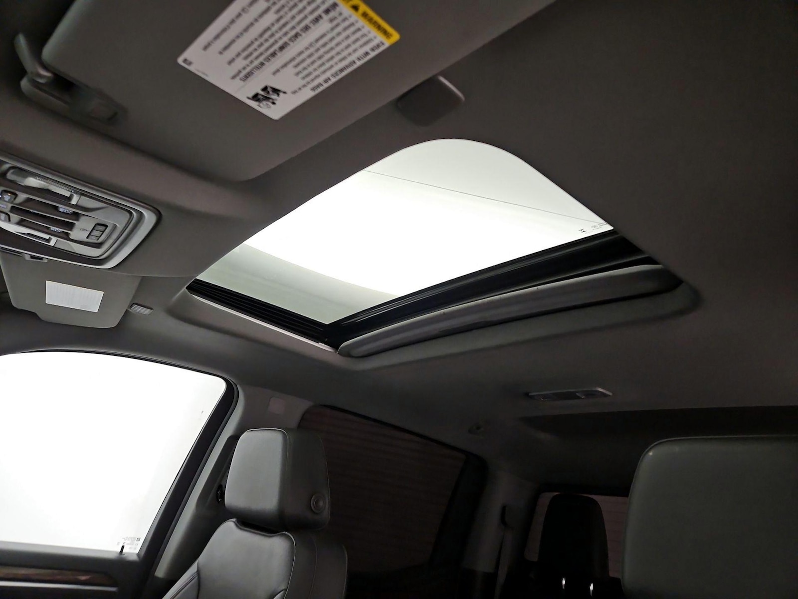 Sunroof(s) & Overhead Airbags