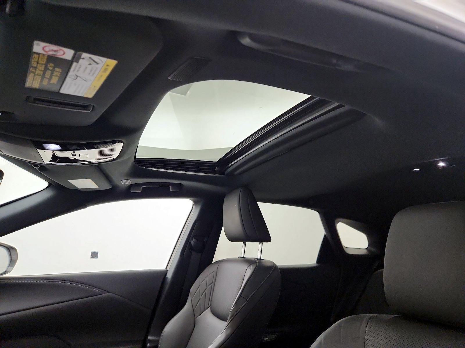 Sunroof(s) & Overhead Airbags
