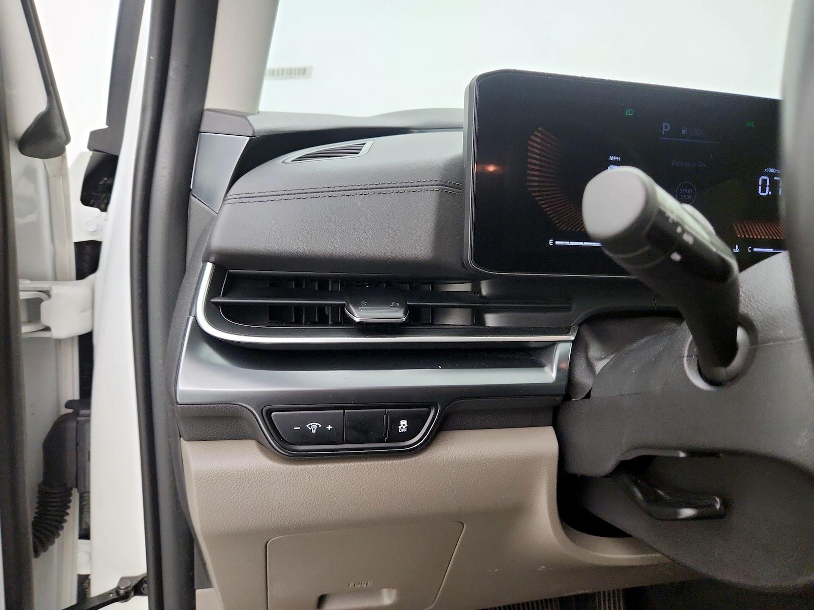 2025 Kia Carnival LXS - Photo 14