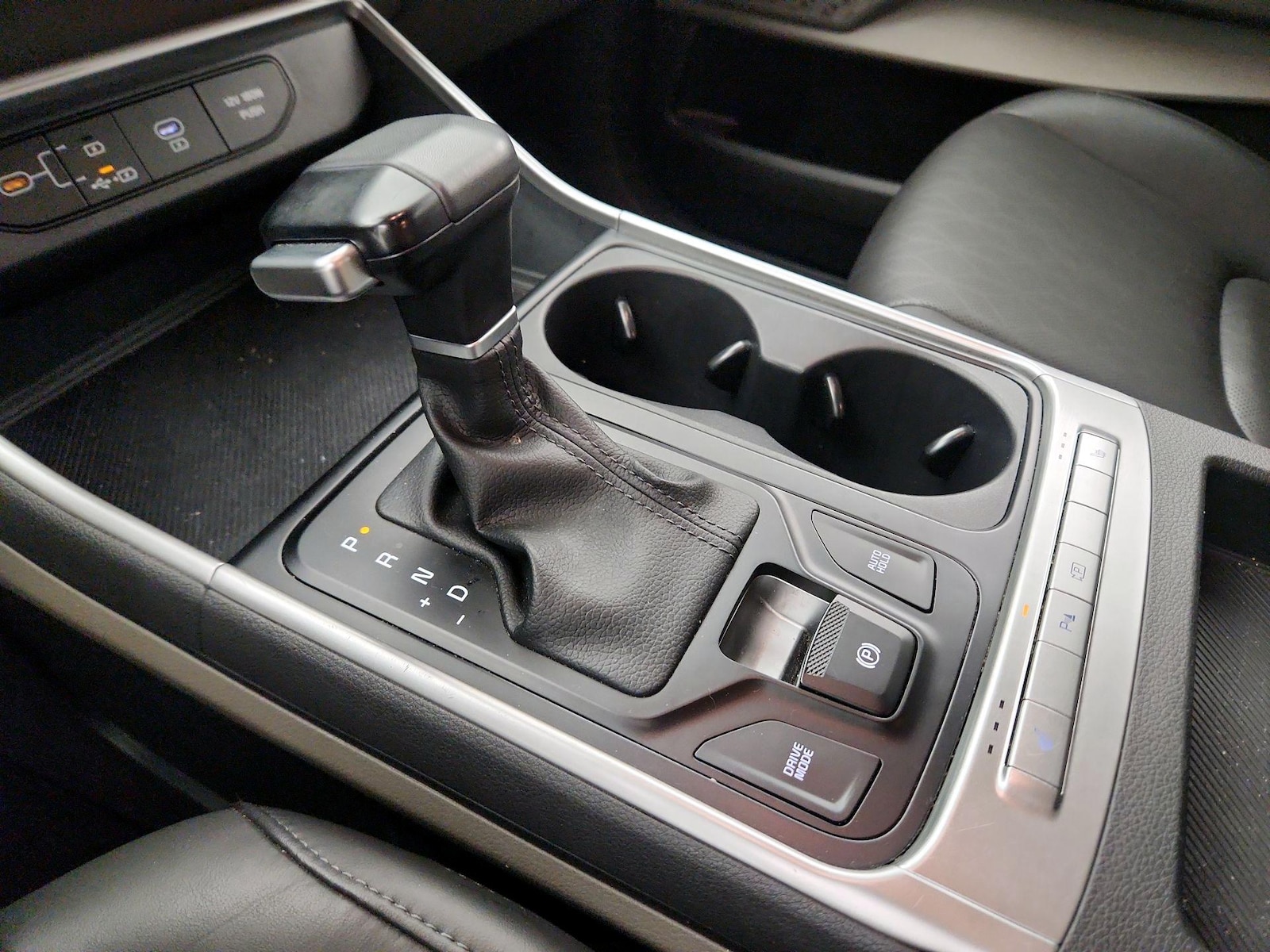 2025 Kia Carnival LXS - Photo 19