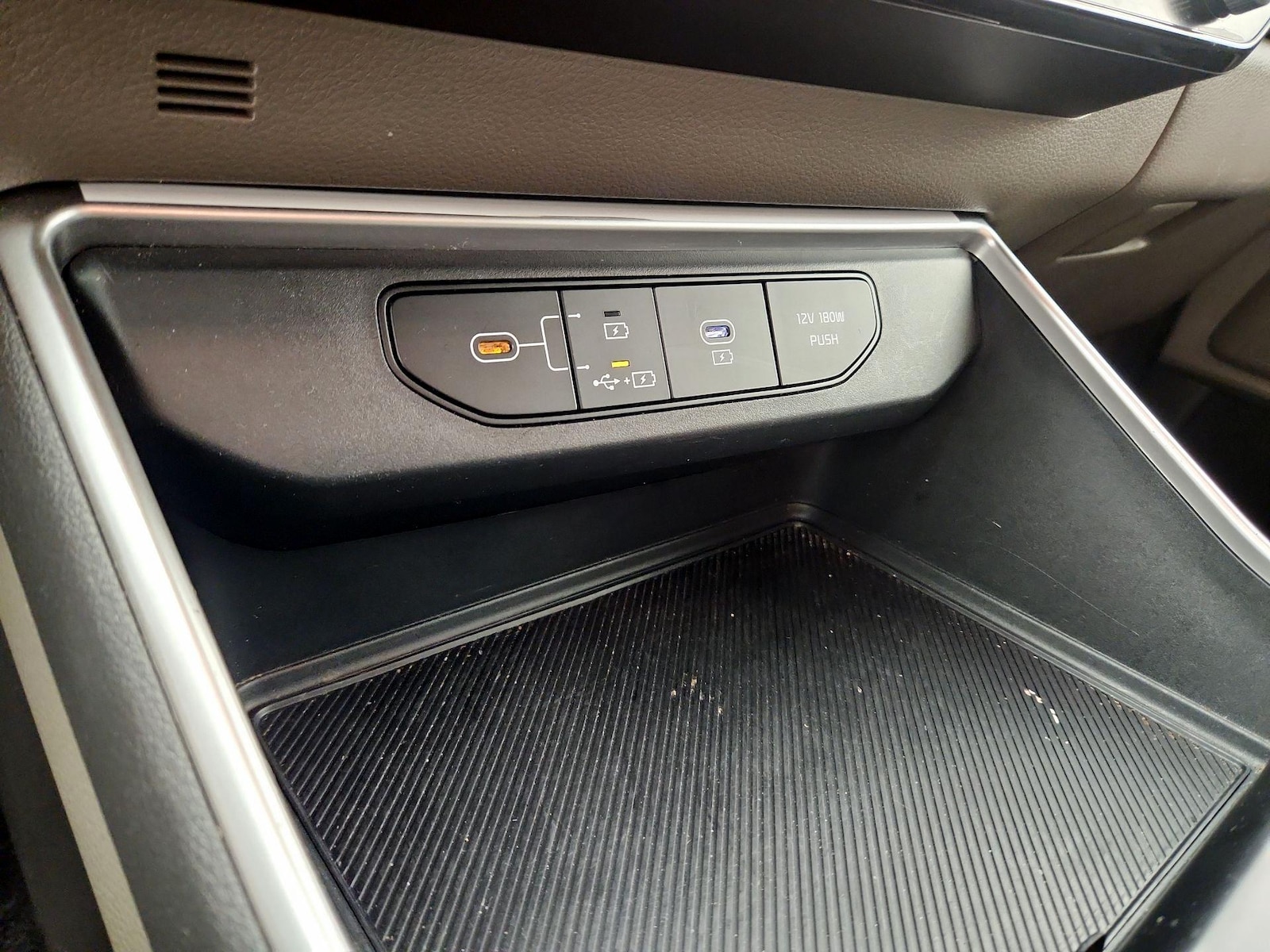 2025 Kia Carnival LXS - Photo 20