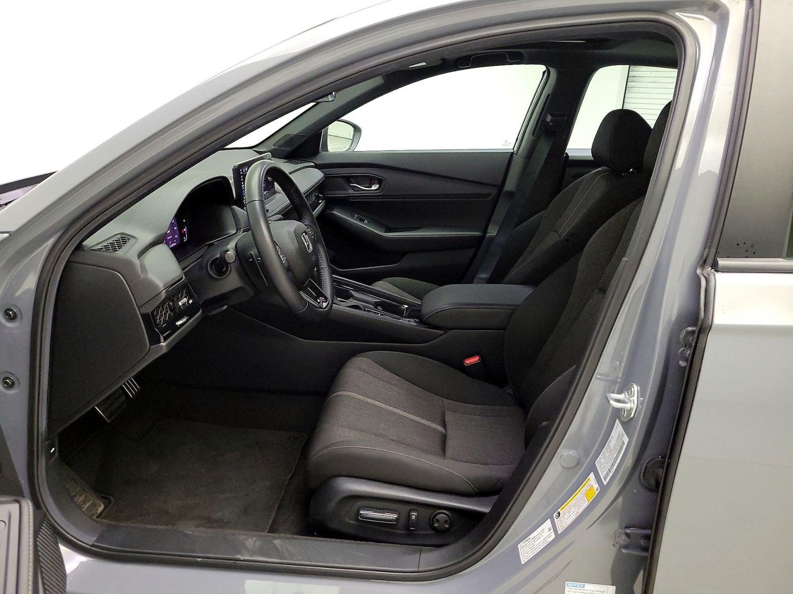 Power Seat(s) & Side Airbags