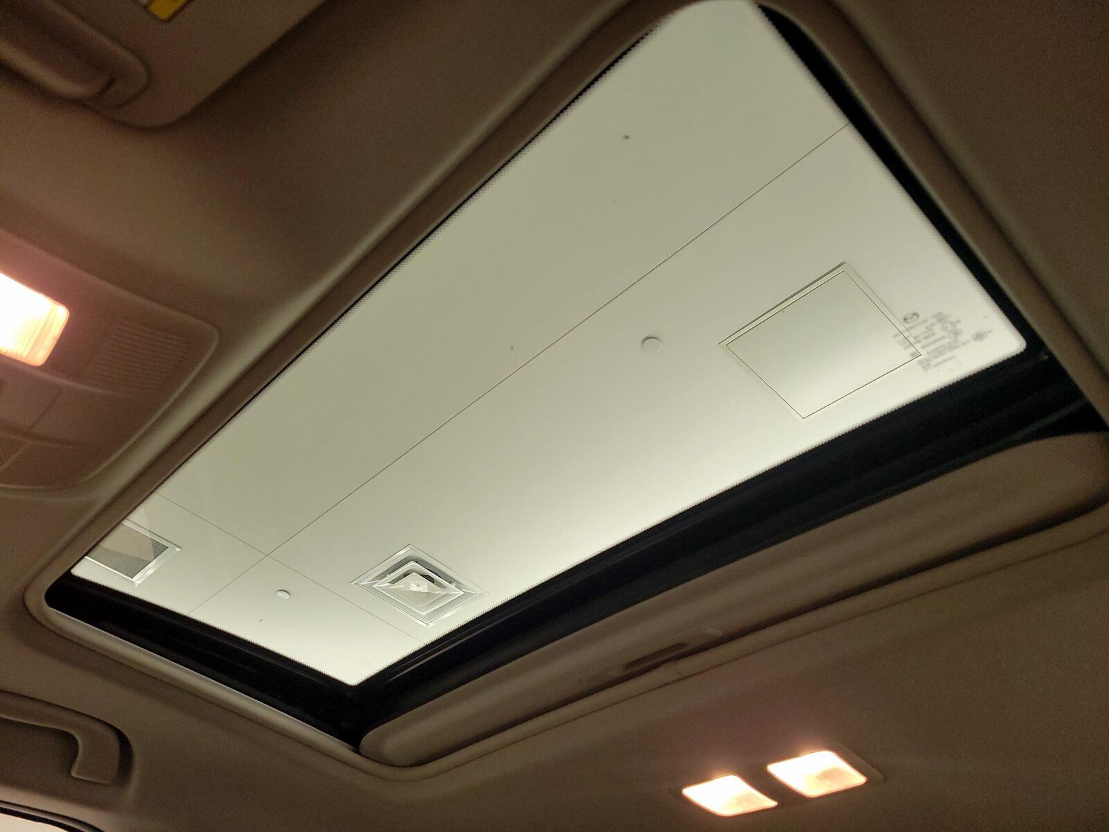 Sunroof(s) & Overhead Airbags