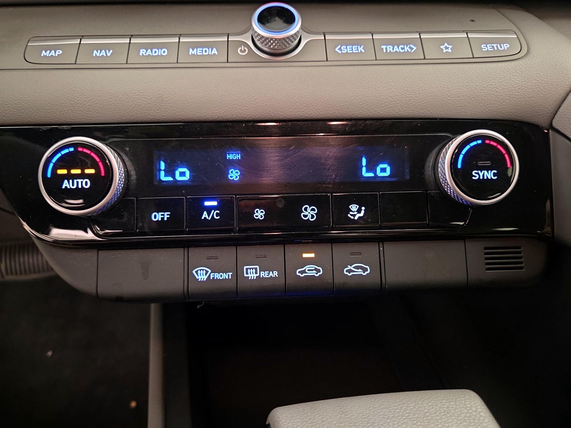 Thumbnail: 2024 Hyundai Elantra - 17