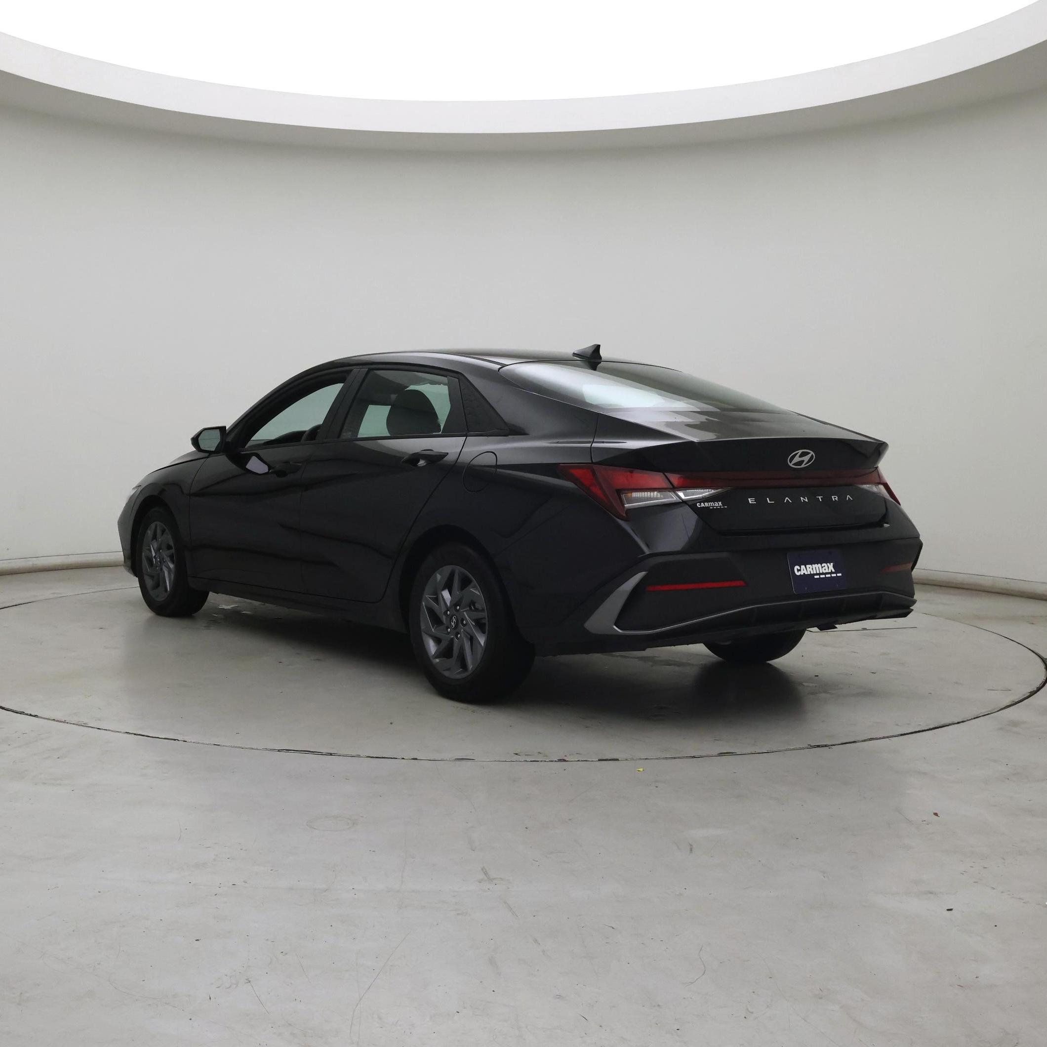 Thumbnail: 2024 Hyundai Elantra - 2