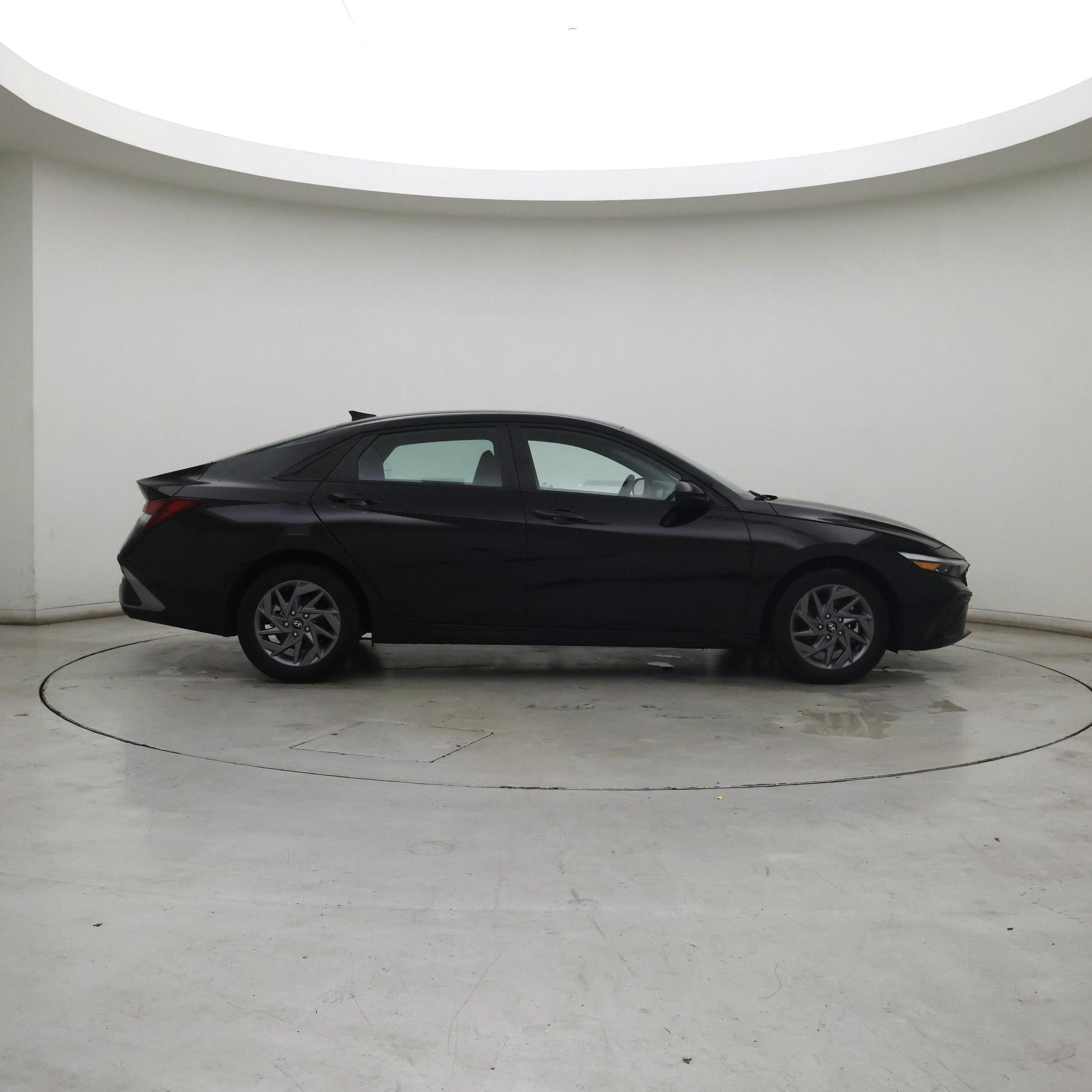 Thumbnail: 2024 Hyundai Elantra - 7