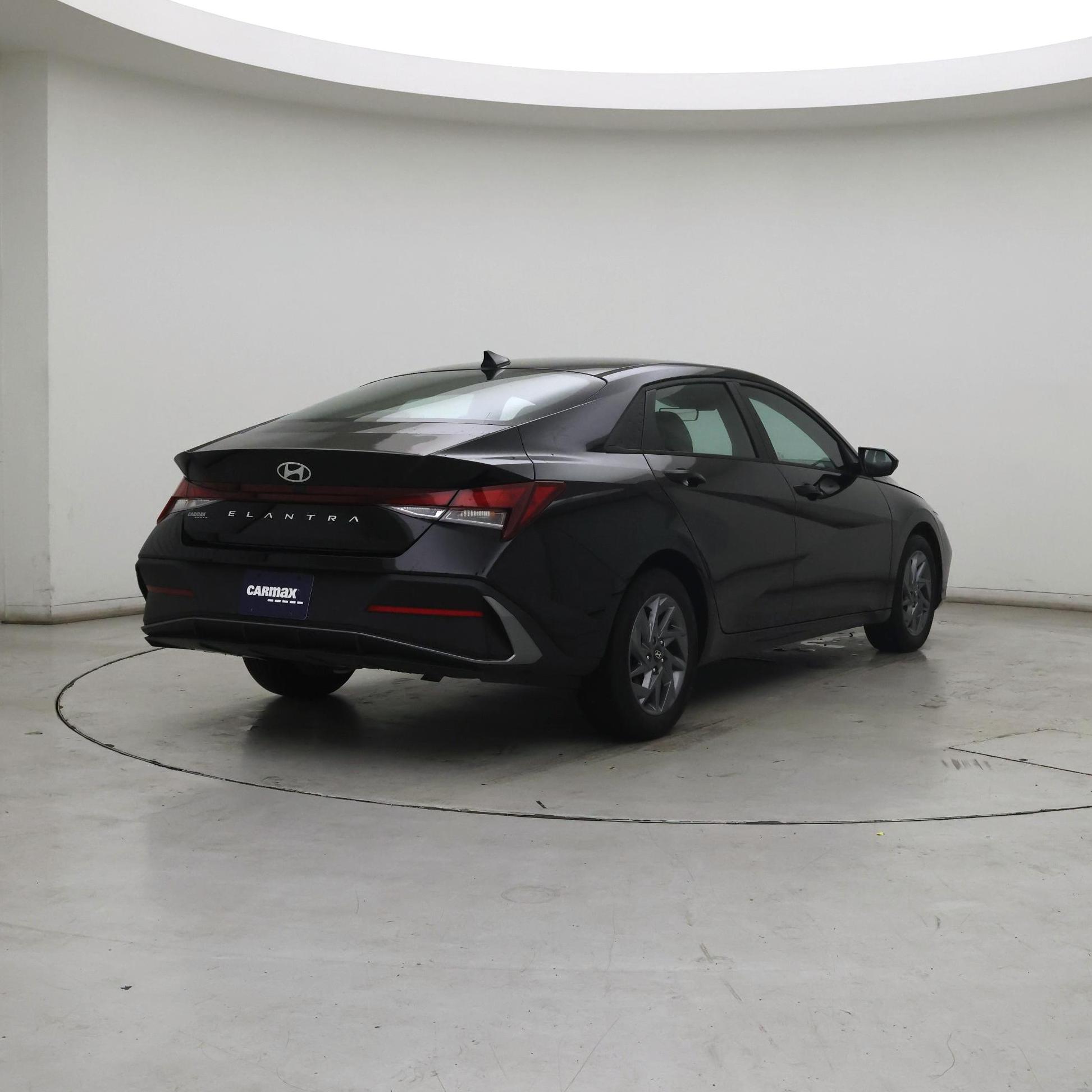 Thumbnail: 2024 Hyundai Elantra - 8