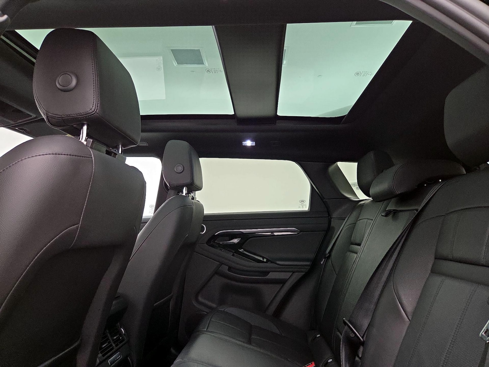 2023 Land Rover Range Rover Evoque SE - Photo 25