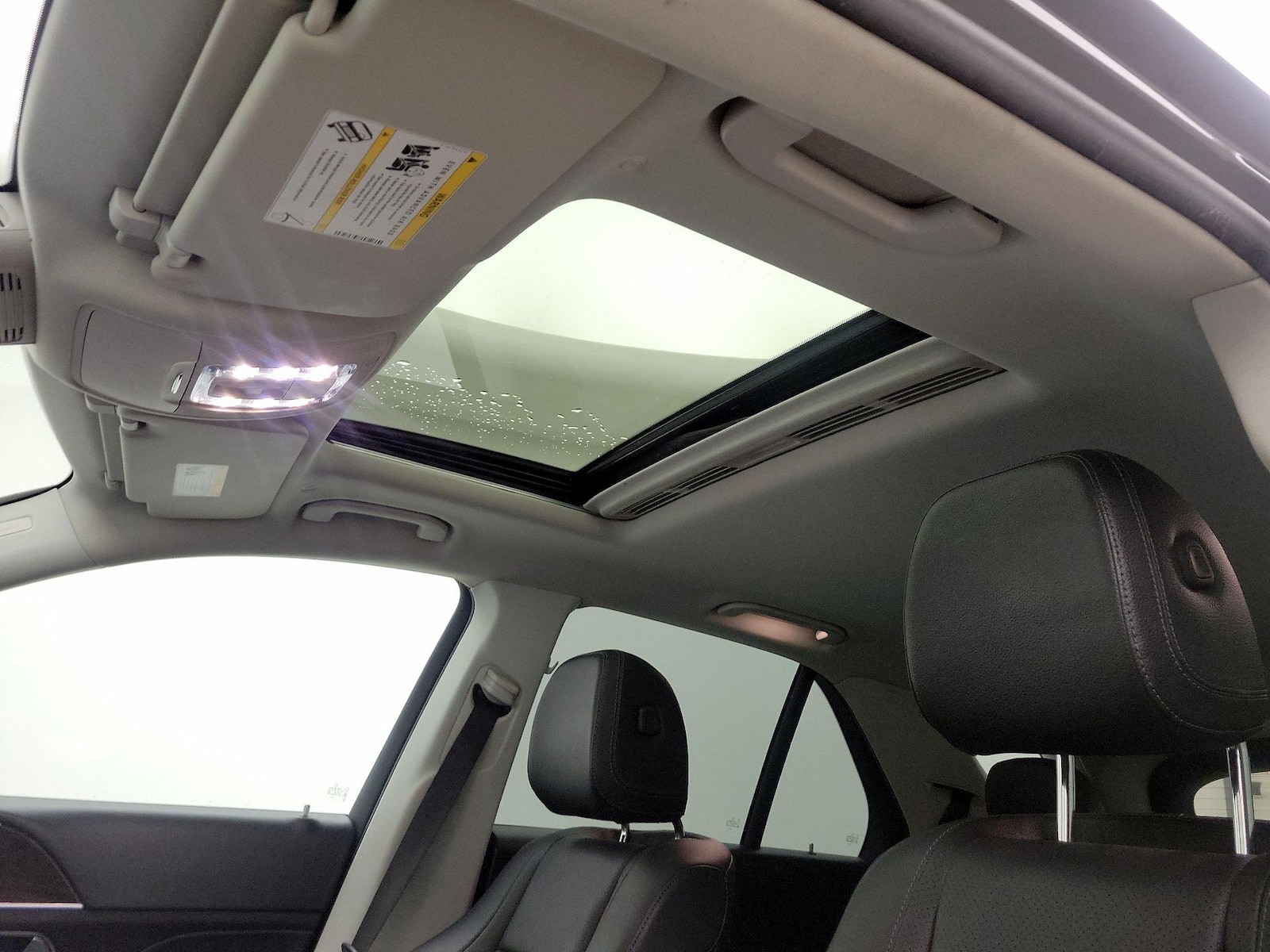 Sunroof(s) & Overhead Airbags