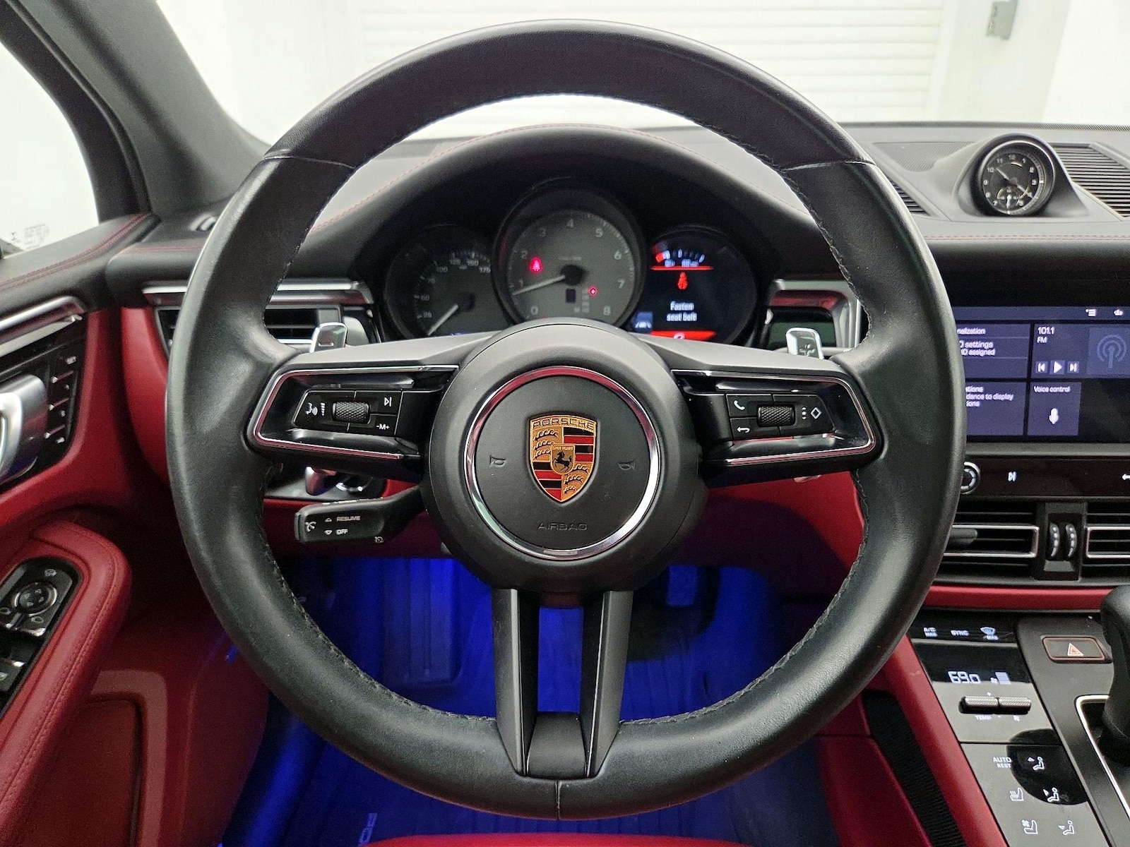 2022 Porsche Macan S - Photo 11