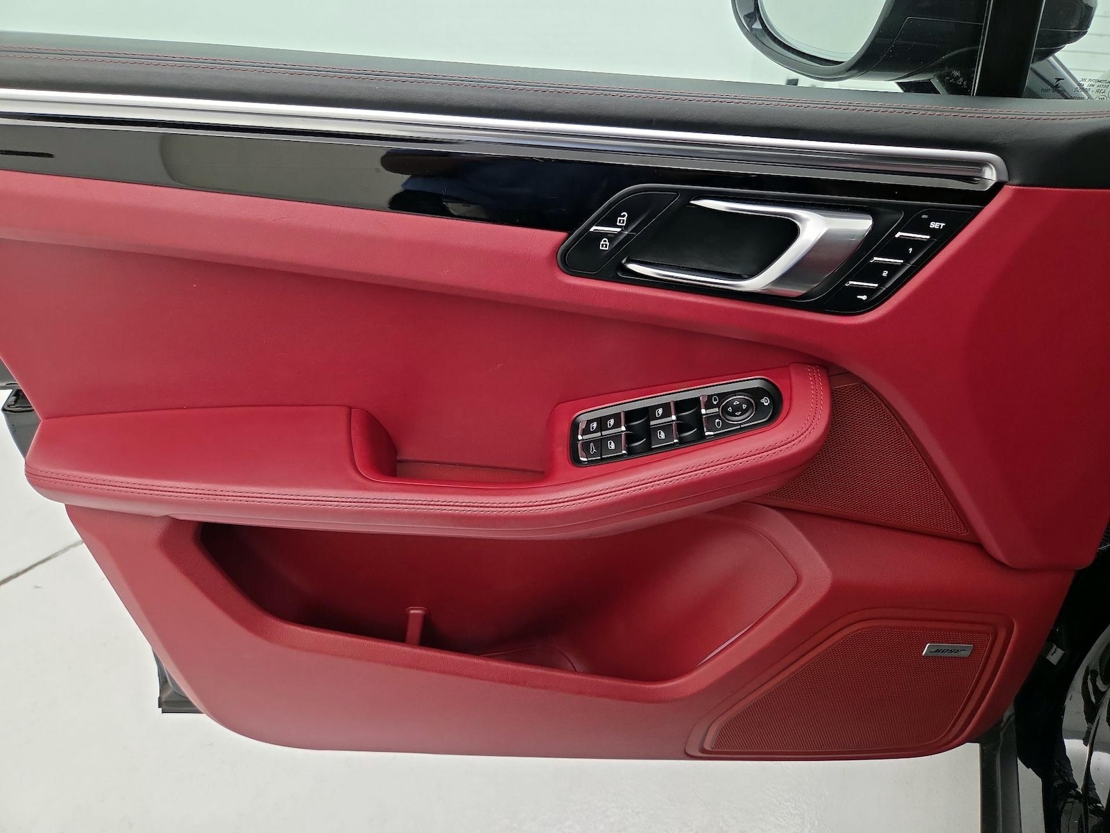 2022 Porsche Macan S - Photo 13