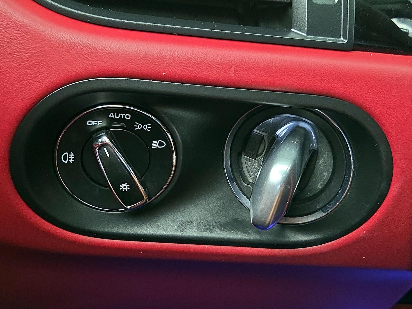 2022 Porsche Macan S - Photo 14