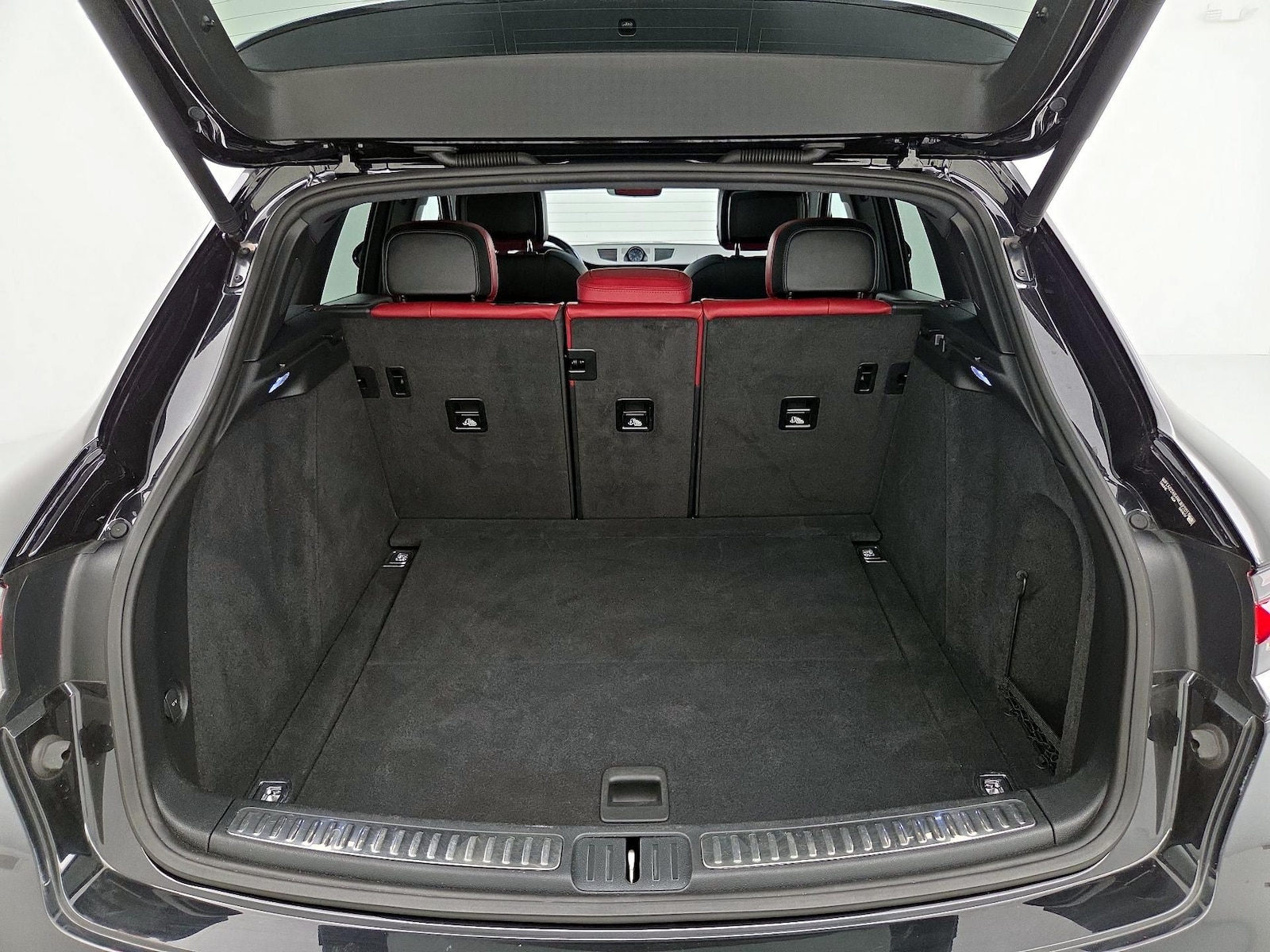 2022 Porsche Macan S - Photo 23