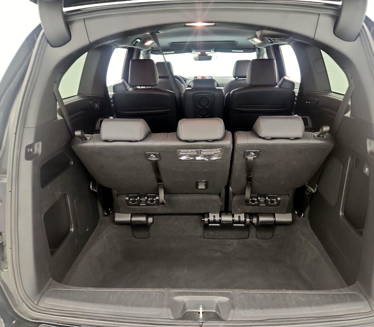 Trunk/Cargo (Seats Up)