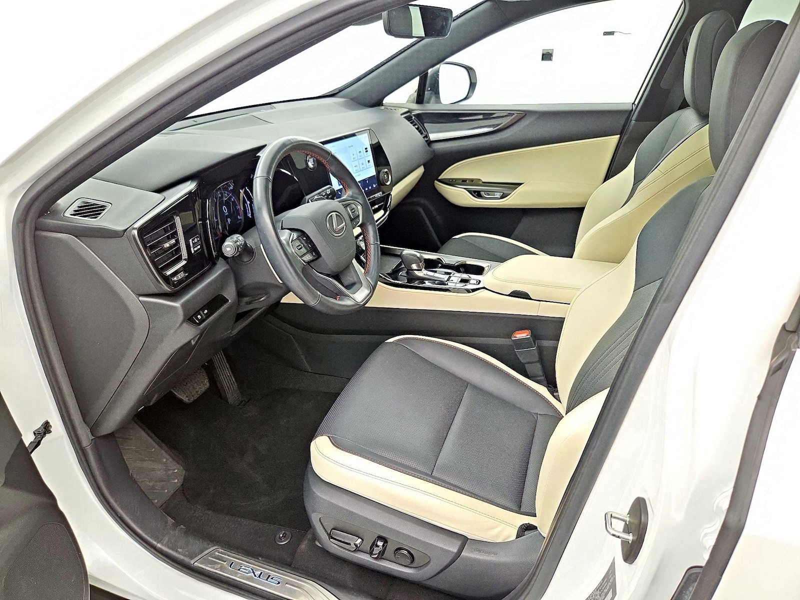 2024 Lexus NX 350 - Photo 12