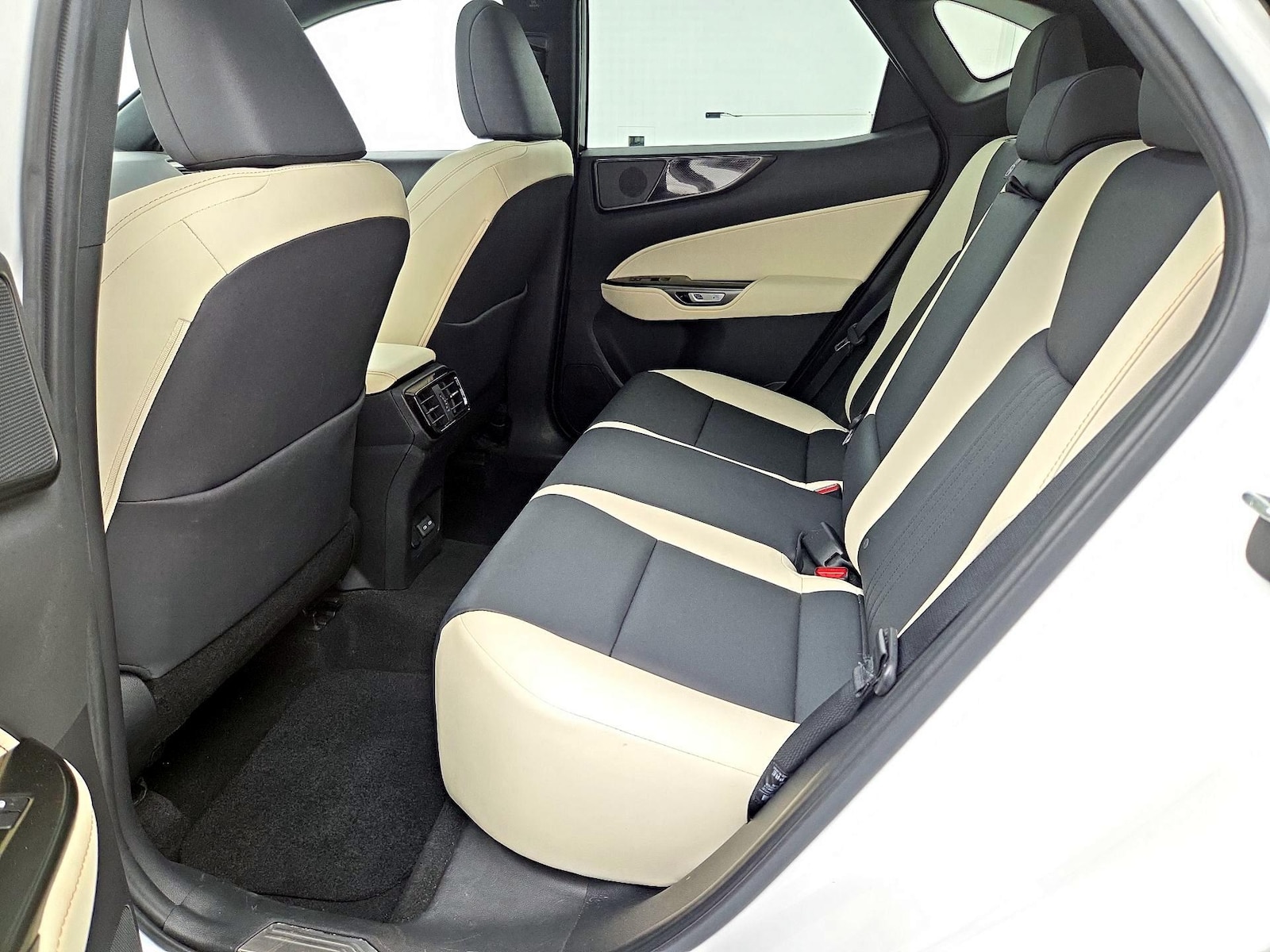 2024 Lexus NX 350 - Photo 21