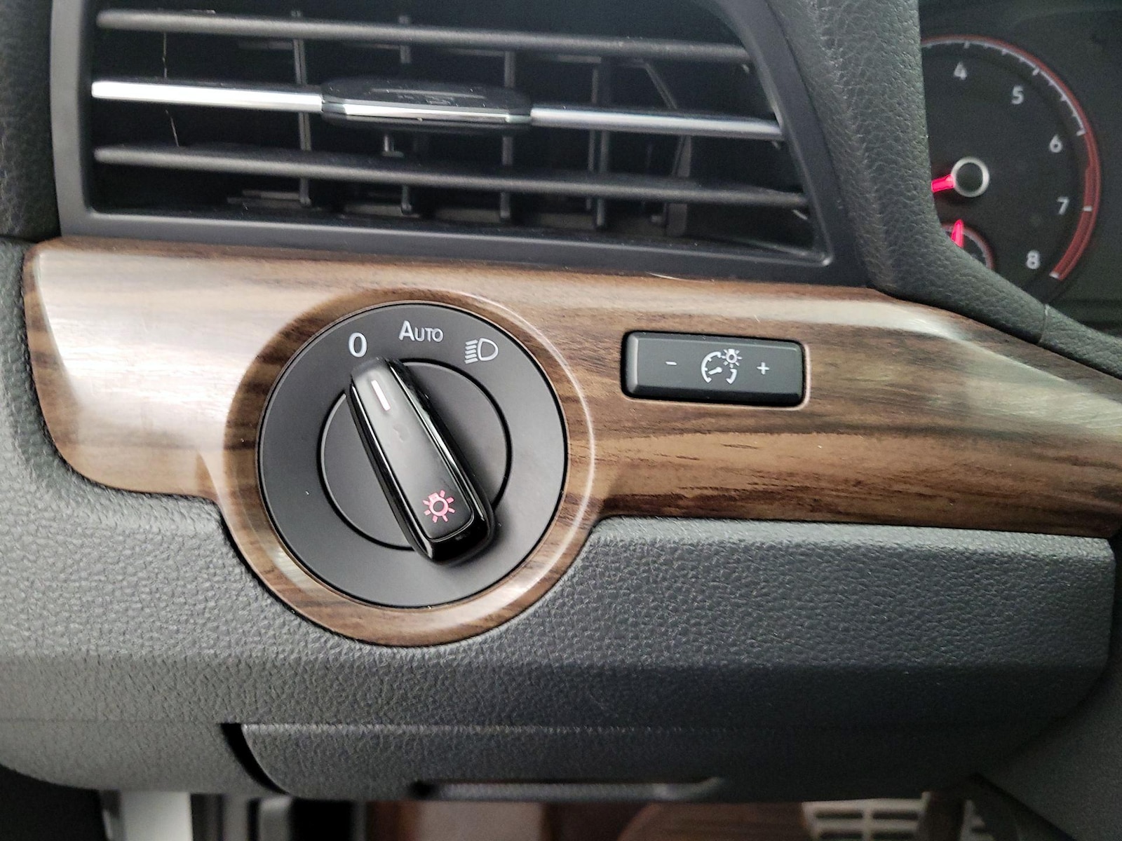 2020 Volkswagen Passat SEL - Photo 14