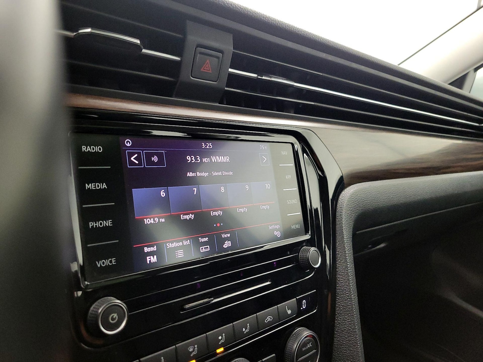 2020 Volkswagen Passat SEL - Photo 17