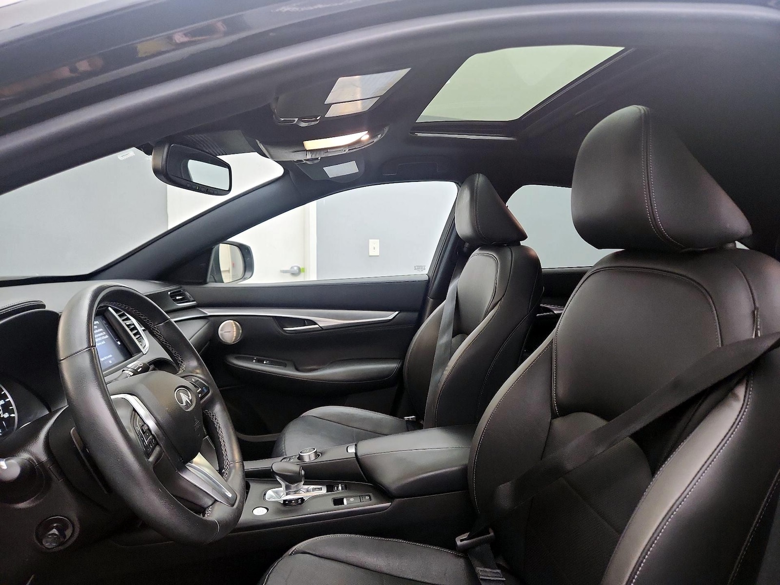 Sunroof(s) & Overhead Airbags