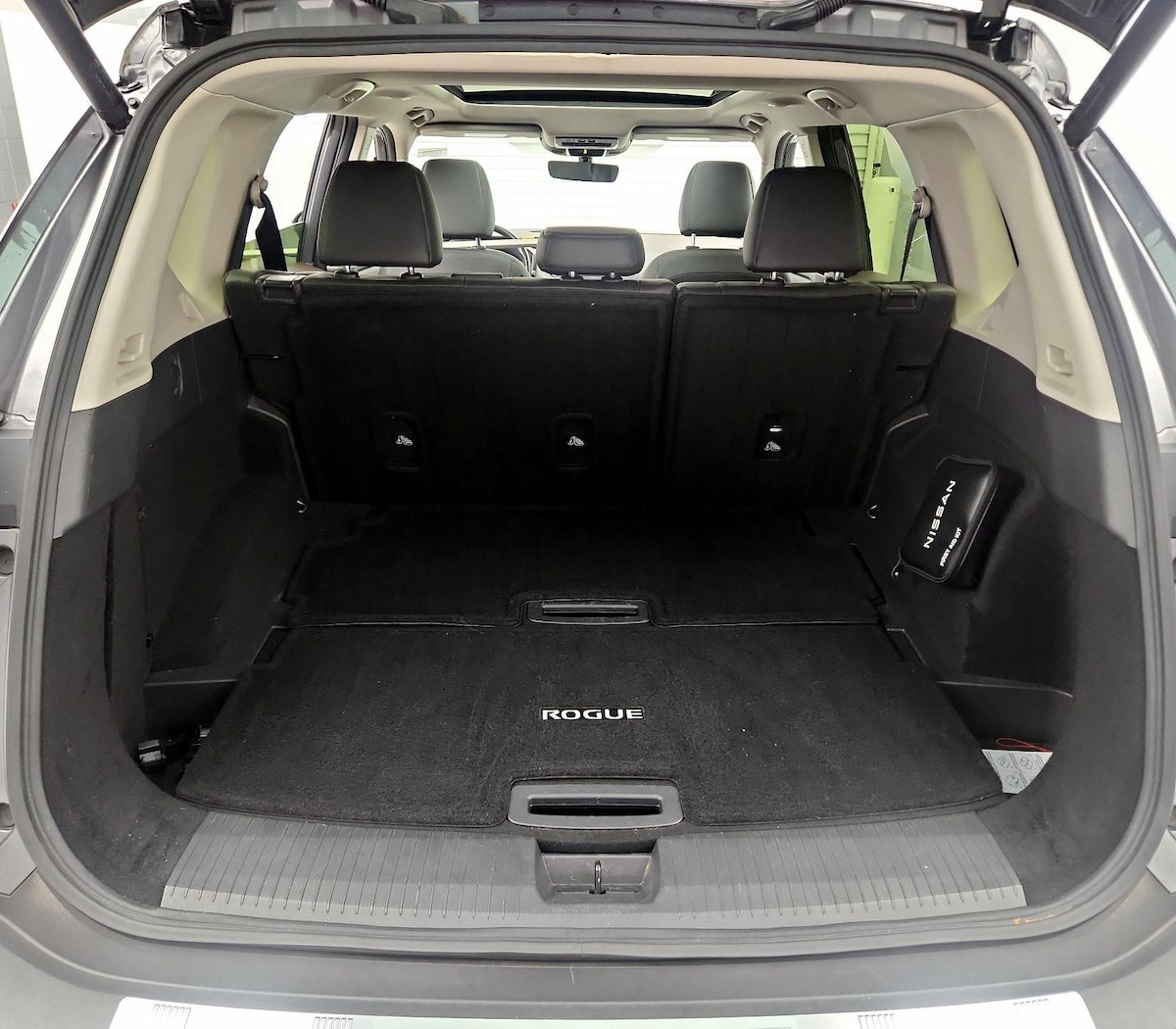 Trunk/Cargo (Seats Up)
