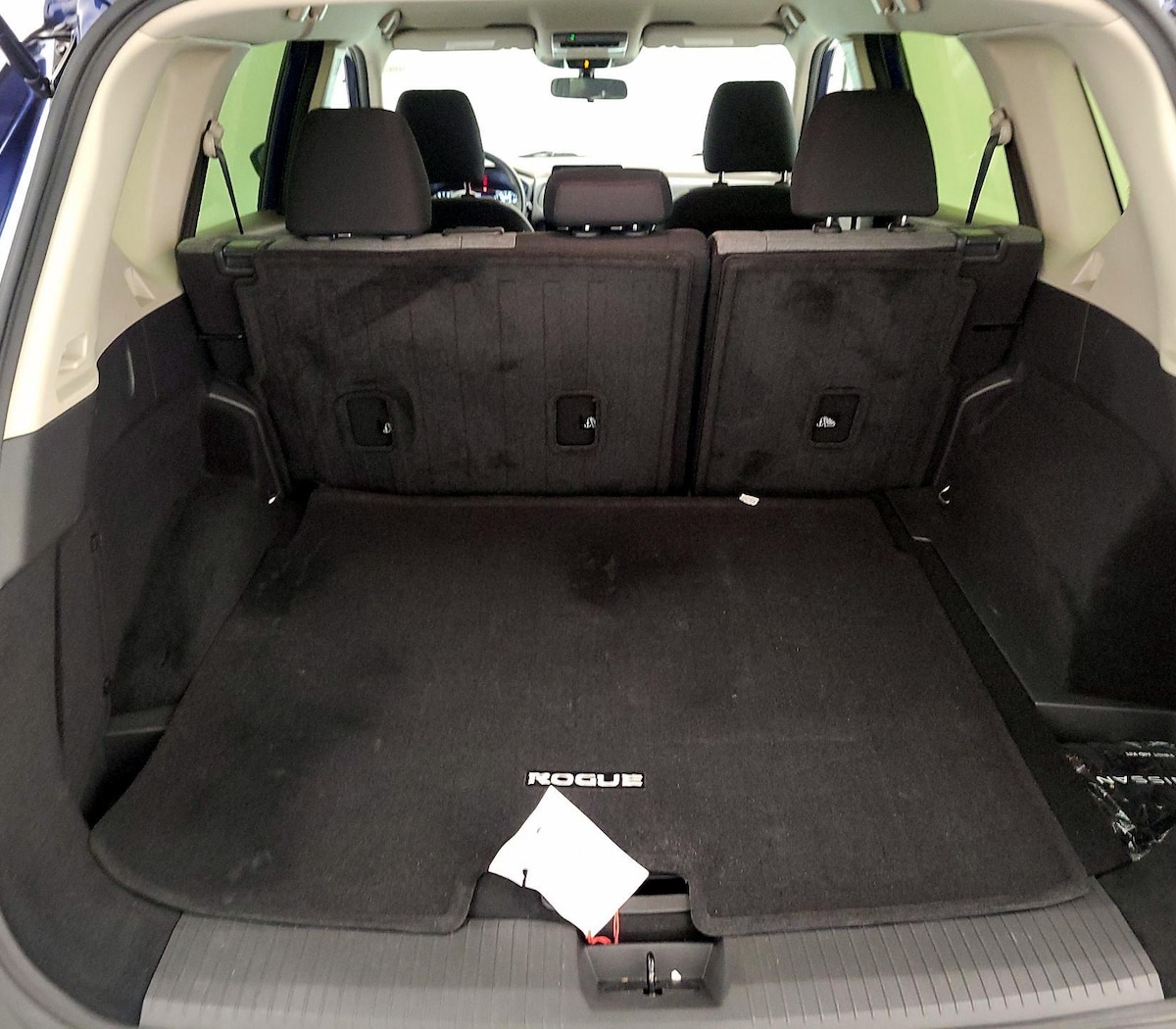 Trunk/Cargo (Seats Up)