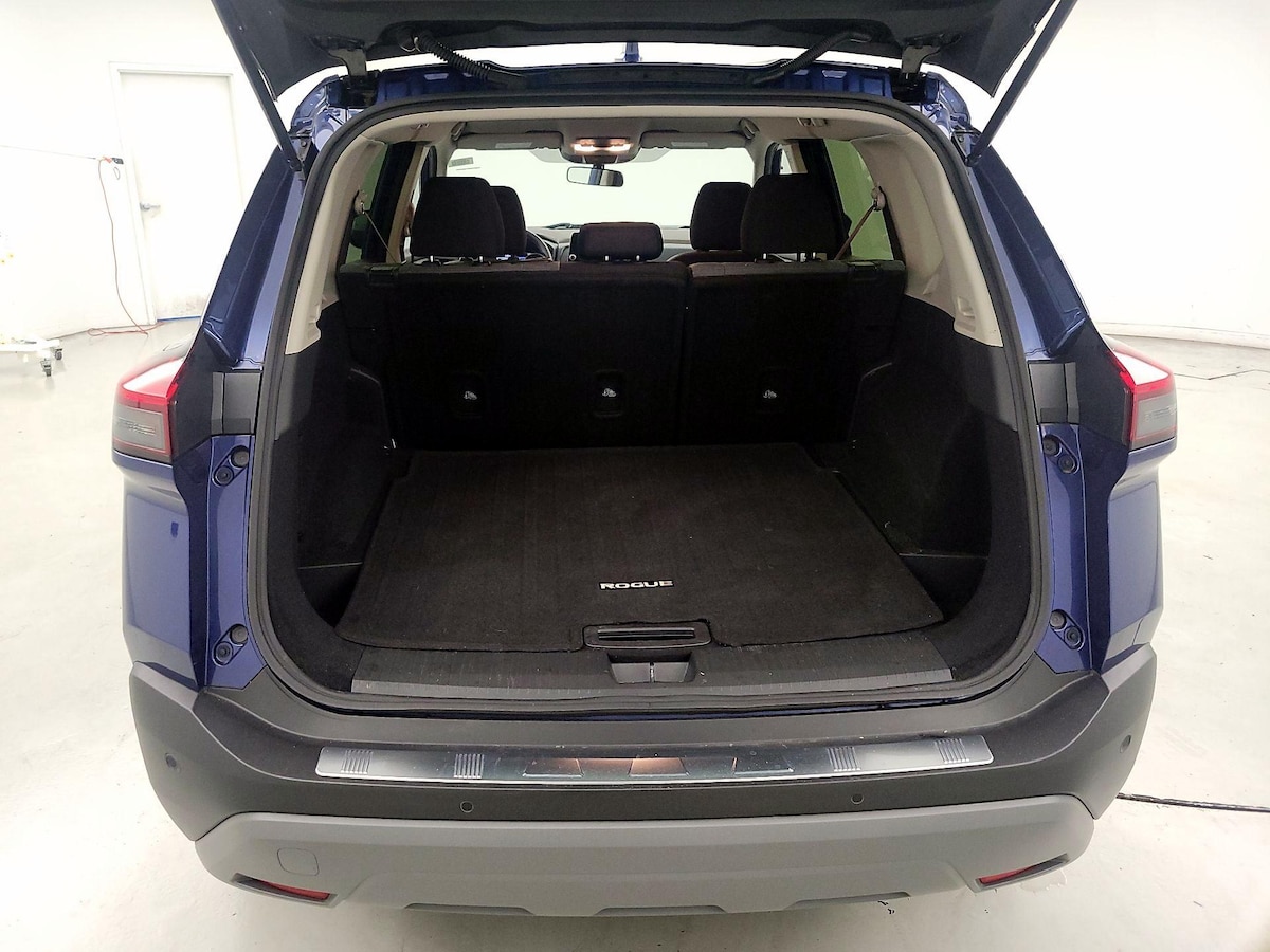 Trunk/Cargo (Seats Up)