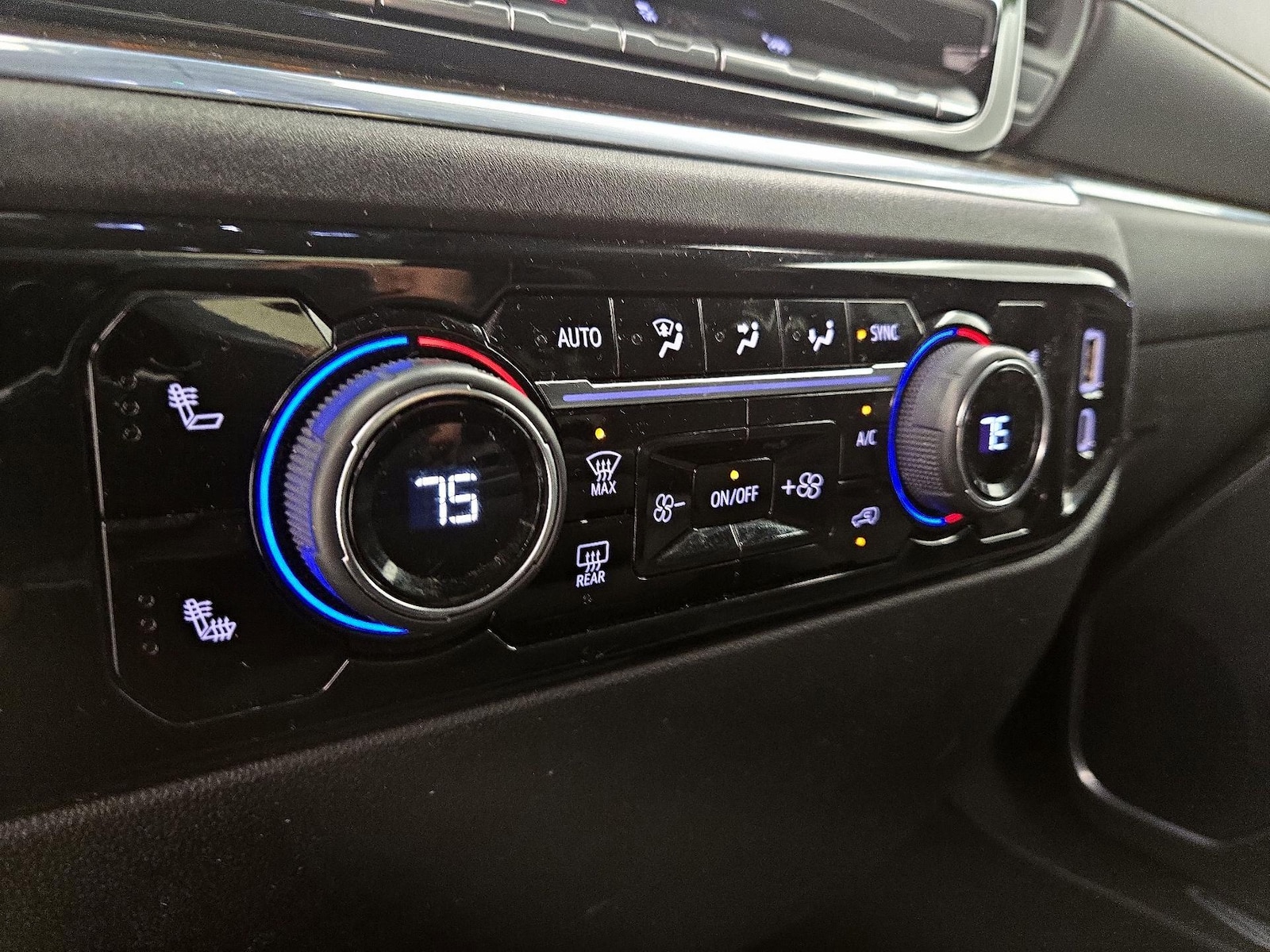 2024 Chevrolet Silverado 1500 LT - Photo 18