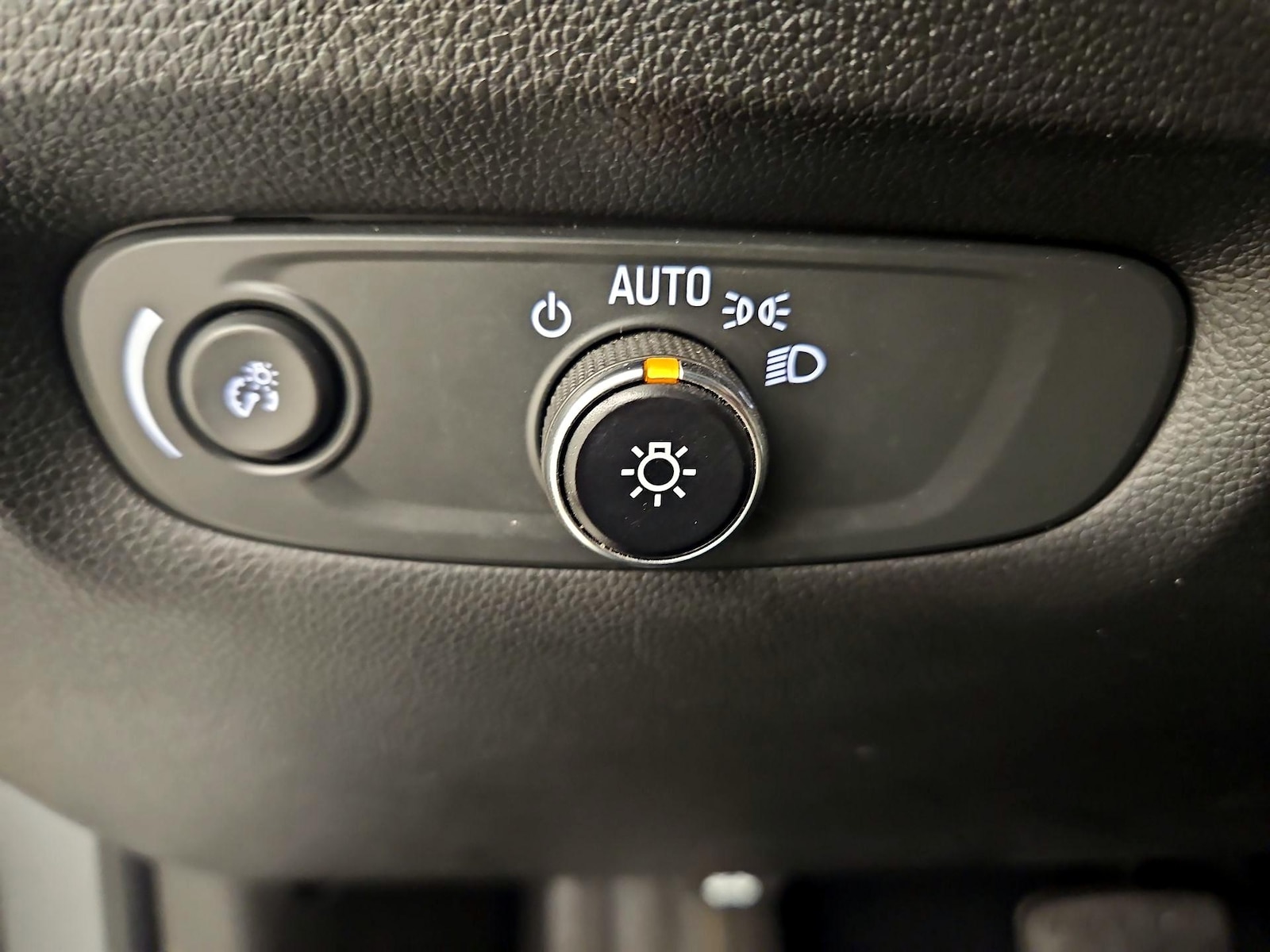2023 Chevrolet Traverse LS - Photo 14