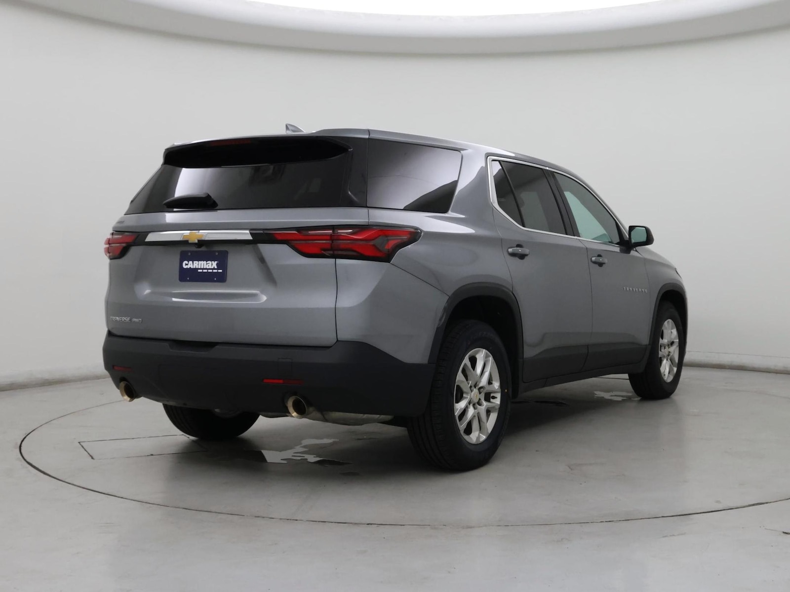 2023 Chevrolet Traverse LS - Photo 9