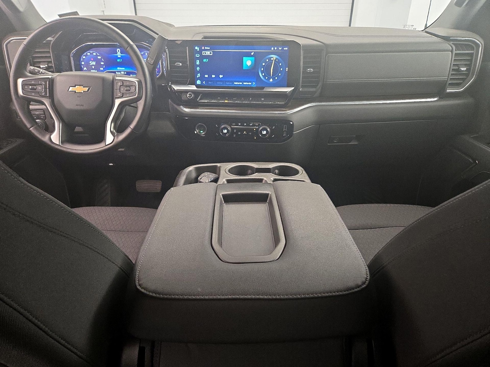 2023 Chevrolet Silverado 1500 LT - Photo 10